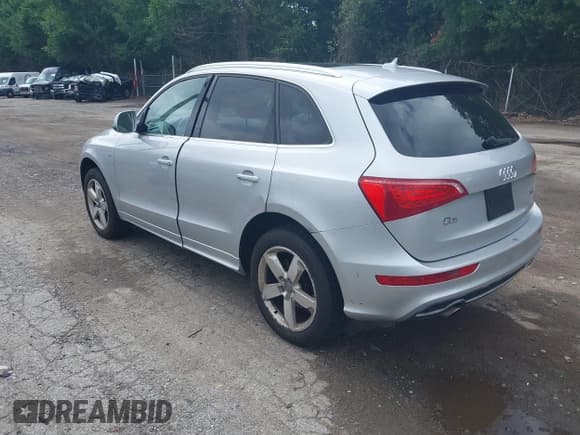 ✅ 2011 Audi Q5 Premium Plus • VIN: WA1DKAFP2BA095383 • Lot: 42686613. Listed on IAAI with 231,629 mi. Free auction sales archive from the USA and detailed vehicle history report at DreamBid. Image 3.