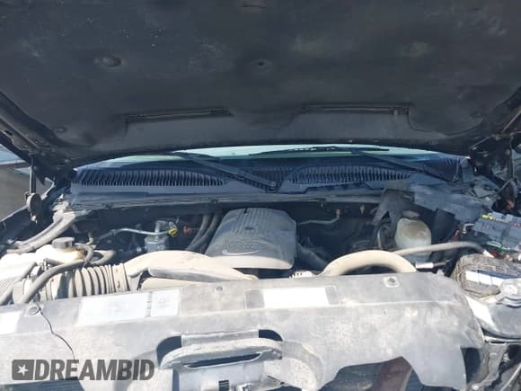 ✅ 2005 Chevrolet Silverado 2500HD LS • VIN: 1GCHK23UX5F857938 • Lot: 42169810. Wystawiony na IAAI z przebiegiem 212 327 mil. Bezpłatny archiwum sprzedaży aukcyjnych z USA i szczegółowy raport historii pojazdu na DreamBid. Zdjęcie 10.