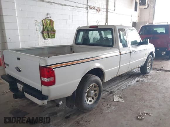 ✅ 2011 Ford Ranger XLT • VIN: 1FTLR4FE7BPA74975 • Lot: 42369981. Wystawiony na IAAI z przebiegiem 206 050 mil. Bezpłatny archiwum sprzedaży aukcyjnych z USA i szczegółowy raport historii pojazdu na DreamBid. Zdjęcie 4.