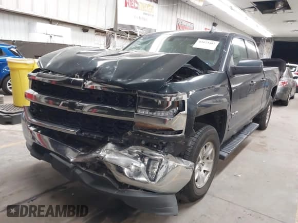 ✅ 2018 Chevrolet Silverado 1500 LT • VIN: 1GCRCREH6JZ161354 • Лот: 43473407. Опубликован ранее на IAAI с пробегом 124 840 миль. Бесплатный доступ к архиву аукционных продаж из США и подробный отчёт об истории автомобиля на DreamBid. Изображение 2.
