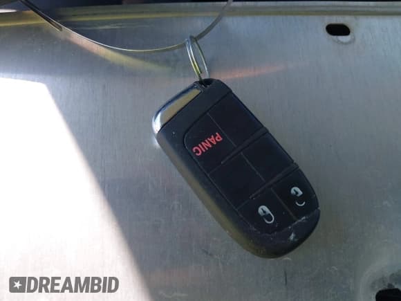 ✅ 2020 Jeep Renegade Altitude • VIN: ZACNJABB9LPL94410 • Lot: 42992519. Wystawiony na IAAI z przebiegiem 119 820 mil. Bezpłatny archiwum sprzedaży aukcyjnych z USA i szczegółowy raport historii pojazdu na DreamBid. Zdjęcie 11.