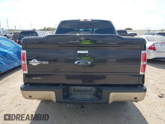 ✅ 2014 Ford F-150 XLT • VIN: 1FTFW1CT5EKF46597 • Lot: 43364422. Wystawiony na IAAI z przebiegiem 198 359 mil. Bezpłatny archiwum sprzedaży aukcyjnych z USA i szczegółowy raport historii pojazdu na DreamBid. Zdjęcie 17.