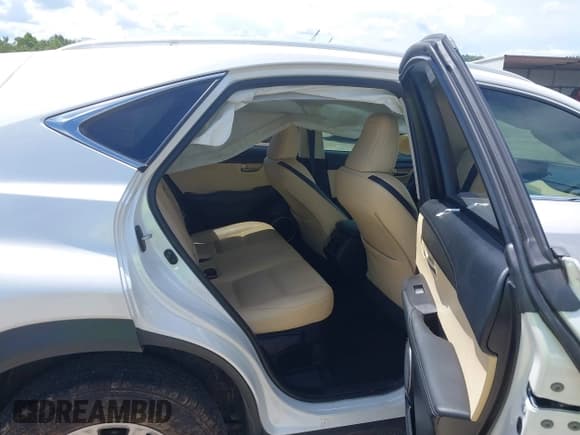 ✅ 2016 Lexus NX 200t • VIN: JTJYARBZXG2049041 • Lot: 42765277. Wystawiony na IAAI z przebiegiem 125 245 mil. Bezpłatny archiwum sprzedaży aukcyjnych z USA i szczegółowy raport historii pojazdu na DreamBid. Zdjęcie 8.