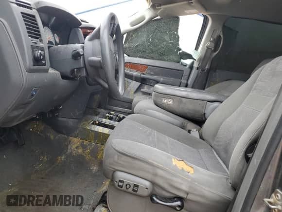 2006 Dodge 3500 SLT z VIN 3D7LX39C16G158087, wystawiony jako Copart lot #53310925 z przebiegiem 172 504 mil mil oraz Czysty tytuł • Clean title. Historia ofert i sprzedaży dostępna na DreamBid. Obrazek 7.