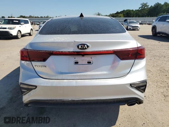 ✅ 2019 Kia Forte LXS • VIN: 3KPF24AD5KE072061 • Lot: 70689195. Wystawiony na Copart z przebiegiem 106 684 mil. Bezpłatny archiwum sprzedaży aukcyjnych z USA i szczegółowy raport historii pojazdu na DreamBid. Zdjęcie 6.