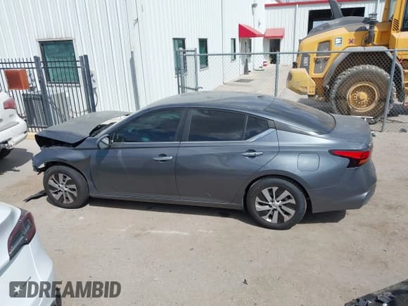 ✅ 2020 Nissan Altima S • VIN: 1N4BL4BV5LC220579 • Lot: 43469190. Wystawiony na IAAI z przebiegiem 50 554 mil. Bezpłatny archiwum sprzedaży aukcyjnych z USA i szczegółowy raport historii pojazdu na DreamBid. Zdjęcie 15.