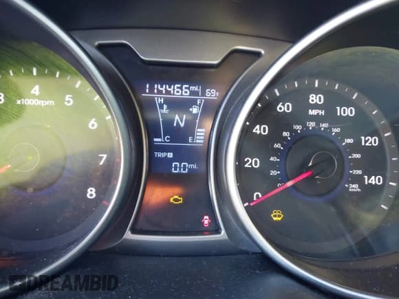 ✅ 2017 Hyundai Veloster • VIN: KMHTC6AD0HU319858 • Lot: 41459895. Wystawiony na IAAI z przebiegiem 114 466 mil. Bezpłatny archiwum sprzedaży aukcyjnych z USA i szczegółowy raport historii pojazdu na DreamBid. Zdjęcie 7.