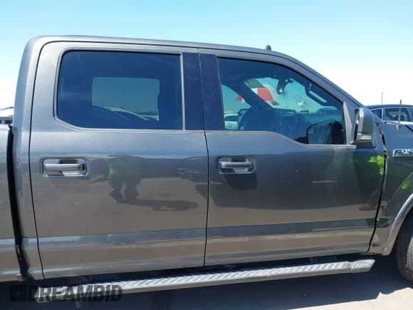 ✅ 2019 Ford F-150 XL • VIN: 1FTEW1C44KKE81550 • Лот: 42012568. Опубликован ранее на IAAI с пробегом 53 978 миль. Бесплатный доступ к архиву аукционных продаж из США и подробный отчёт об истории автомобиля на DreamBid. Изображение 14.