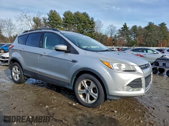 ✅ 2014 Ford Escape SE • VIN: 1FMCU0GX5EUA49534 • Lot: 95154075. Wystawiony na Copart z przebiegiem 146 564 mil. Bezpłatny archiwum sprzedaży aukcyjnych z USA i szczegółowy raport historii pojazdu na DreamBid. Zdjęcie 4.