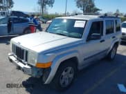 ✅ 2006 Jeep Commander • VIN: 1J8HH48NX6C330781 • Lot: 41604799. Listed on IAAI with 117,200 mi. Free auction sales archive from the USA and detailed vehicle history report at DreamBid. Image 2.