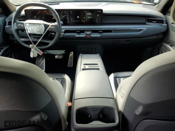 ✅ 2024 Kia EV9 GT-Line • VIN: KNDAEFS5XR6020316 • Lot: 67569255. Wystawiony na Copart z przebiegiem 17 147 mil. Bezpłatny archiwum sprzedaży aukcyjnych z USA i szczegółowy raport historii pojazdu na DreamBid. Zdjęcie 8.