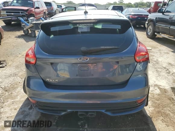 ✅ 2018 Ford Focus ST • VIN: 1FADP3L95JL282540 • Lot: 65827325. Wystawiony na Copart z przebiegiem 73 201 mil. Bezpłatny archiwum sprzedaży aukcyjnych z USA i szczegółowy raport historii pojazdu na DreamBid. Zdjęcie 6.