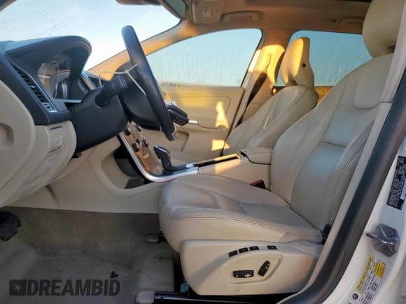 ✅ 2015 Volvo XC60 T5 Drive-E Premier Plus • VIN: YV440MDC5F2574701 • Лот: 47841665. Опубликован ранее на Copart с пробегом 78 444 миль. Бесплатный доступ к архиву аукционных продаж из США и подробный отчёт об истории автомобиля на DreamBid. Изображение 7.