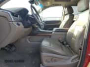 ✅ 2015 Chevrolet Suburban LTZ • VIN: 1GNSCKKC0FR552631 • Lot: 82157695. Wystawiony na Copart z przebiegiem 173 238 mil. Bezpłatny archiwum sprzedaży aukcyjnych z USA i szczegółowy raport historii pojazdu na DreamBid. Zdjęcie 7.