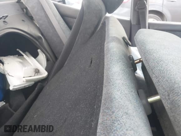 ✅ 2001 Hyundai Elantra GLS • VIN: KMHDN45D91U164083 • Lot: 41132996. Wystawiony na IAAI z przebiegiem 384 881 mil. Bezpłatny archiwum sprzedaży aukcyjnych z USA i szczegółowy raport historii pojazdu na DreamBid. Zdjęcie 8.