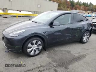 ✅ 2024 Tesla Model Y Long Range • VIN: 7SAYGDEE4RA228298 • Lot: 90028695. Wystawiony na Copart z przebiegiem 41 107 mil. Bezpłatny archiwum sprzedaży aukcyjnych z USA i szczegółowy raport historii pojazdu na DreamBid. Zdjęcie 1.