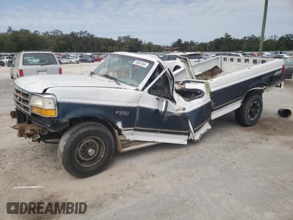 ✅ 1995 Ford F-250 • VIN: 1FTHX26G3SKC17015 • Лот: 76345164. Опубликован ранее на Copart с пробегом Не указан. Бесплатный доступ к архиву аукционных продаж из США и подробный отчёт об истории автомобиля на DreamBid. Изображение 1.