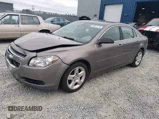 ✅ 2011 Chevrolet Malibu LS • VIN: 1G1ZB5EU8BF370860 • Lot: 69911275. Wystawiony na Copart z przebiegiem 103 608 mil. Bezpłatny archiwum sprzedaży aukcyjnych z USA i szczegółowy raport historii pojazdu na DreamBid. Zdjęcie 1.