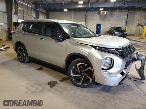 ✅ 2023 Mitsubishi Outlander SE • VIN: JA4J4UA83PZ017623 • Lot: 89489245. Wystawiony na Copart z przebiegiem Nie podano. Bezpłatny archiwum sprzedaży aukcyjnych z USA i szczegółowy raport historii pojazdu na DreamBid. Zdjęcie 4.
