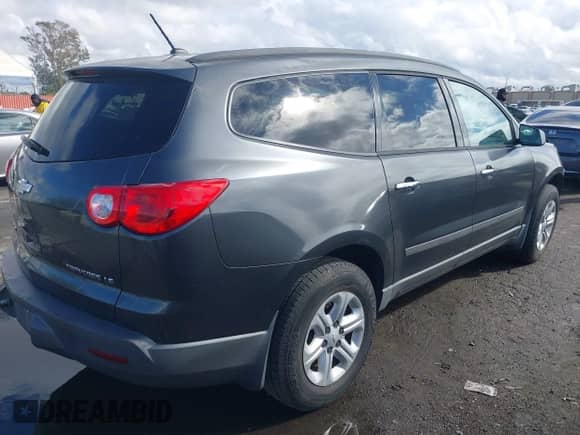 2009 Chevrolet Traverse LS z VIN 1GNER13DX9S175039, wystawiony jako IAAI lot #43450995 z przebiegiem 172 810 mil mil oraz . Historia ofert i sprzedaży dostępna na DreamBid. Obrazek 4.