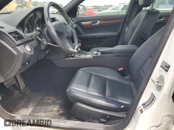 ✅ 2009 Mercedes-Benz C 300 Sport • VIN: WDDGF54X19F241454 • Lot: 70706975. Wystawiony na Copart z przebiegiem 196 642 mil. Bezpłatny archiwum sprzedaży aukcyjnych z USA i szczegółowy raport historii pojazdu na DreamBid. Zdjęcie 7.