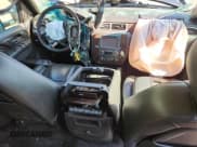 ✅ 2012 GMC Sierra 3500HD Denali • VIN: 1GT426C81CF185323 • Лот: 70490885. Опубликован ранее на Copart с пробегом Не указан. Бесплатный доступ к архиву аукционных продаж из США и подробный отчёт об истории автомобиля на DreamBid. Изображение 8.