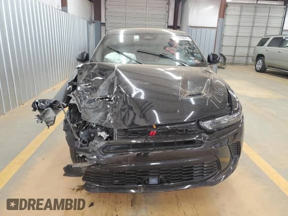 2024 Dodge Hornet R/T z VIN ZACPDFCW6R3A32178, wystawiony jako Copart lot #54323845 z przebiegiem Nie podano mil oraz Szkoda całkowita • Salvage title. Historia ofert i sprzedaży dostępna na DreamBid. Obrazek 5.