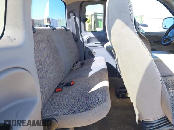 ✅ 2001 Dodge 1500 • VIN: 3B7HC13Y81G754780 • Lot: 41771527. Listed on IAAI with 310,186 mi. Free auction sales archive from the USA and detailed vehicle history report at DreamBid. Image 8.