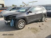 ✅ 2017 Jeep Cherokee Latitude • VIN: 1C4PJMCB8HW646850 • Lot: 84464355. Wystawiony na Copart z przebiegiem 122 509 mil. Bezpłatny archiwum sprzedaży aukcyjnych z USA i szczegółowy raport historii pojazdu na DreamBid. Zdjęcie 1.