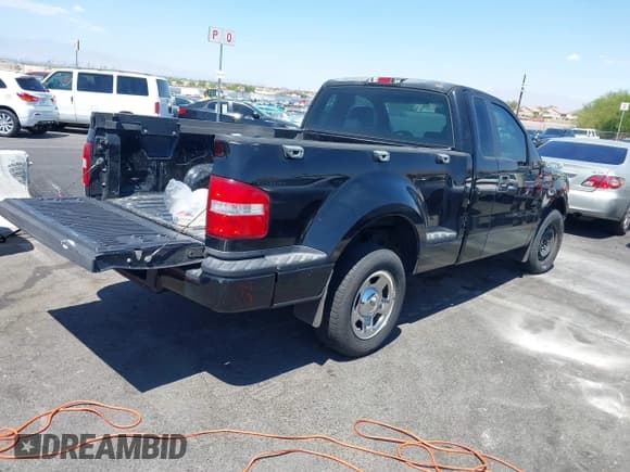 ✅ 2005 Ford F-150 STX • VIN: 1FTRF02W35KD01347 • Lot: 42984412. Listed on IAAI with 164,416 mi. Free auction sales archive from the USA and detailed vehicle history report at DreamBid. Image 4.