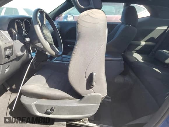 ✅ 2010 Dodge Challenger SE • VIN: 2B3CJ4DV5AH321151 • Lot: 75277464. Wystawiony na Copart z przebiegiem Nie podano. Bezpłatny archiwum sprzedaży aukcyjnych z USA i szczegółowy raport historii pojazdu na DreamBid. Zdjęcie 7.