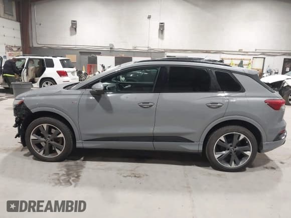 ✅ 2024 Audi Q4 e-tron Premium Plus • VIN: WA1L2BFZ6RP015108 • Лот: 43520477. Опубликован ранее на IAAI с пробегом 21 013 миль. Бесплатный доступ к архиву аукционных продаж из США и подробный отчёт об истории автомобиля на DreamBid. Изображение 14.