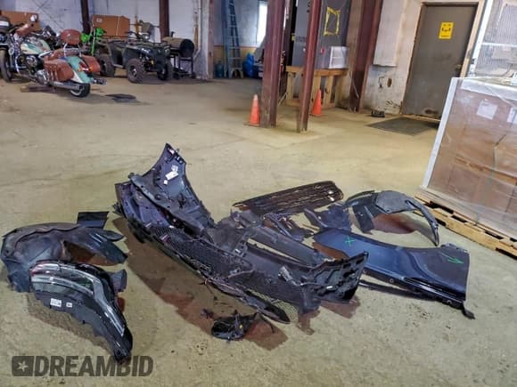 ✅ 2025 Land Rover Range Rover Velar Dynamic SE • VIN: SALYL2EX6SA801890 • Лот: 93986925. Опубликован ранее на Copart с пробегом 11 772 миль. Бесплатный доступ к архиву аукционных продаж из США и подробный отчёт об истории автомобиля на DreamBid. Изображение 13.