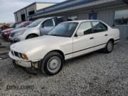 ✅ 1993 BMW 5 Series • VIN: WBAHD6310PBJ85225 • Лот: 84904564. Опубликован ранее на Copart с пробегом 139 159 миль. Бесплатный доступ к архиву аукционных продаж из США и подробный отчёт об истории автомобиля на DreamBid. Изображение 1.