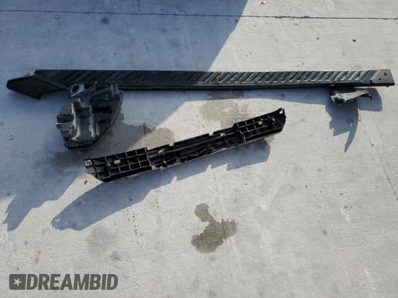 ✅ 2023 Ford F-150 Lariat • VIN: 1FTFW1E8XPKE36141 • Lot: 90046655. Wystawiony na Copart z przebiegiem 44 983 mil. Bezpłatny archiwum sprzedaży aukcyjnych z USA i szczegółowy raport historii pojazdu na DreamBid. Zdjęcie 12.