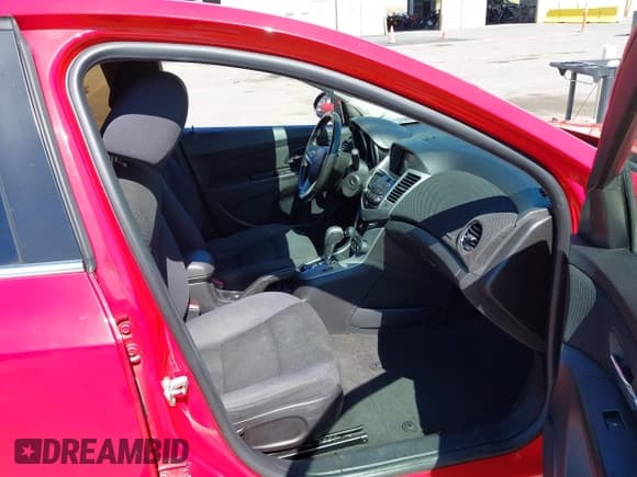 ✅ 2014 Chevrolet Cruze 1LT • VIN: 1G1PC5SB7E7344692 • Lot: 43155803. Listed on IAAI with 152,626 mi. Free auction sales archive from the USA and detailed vehicle history report at DreamBid. Image 5.