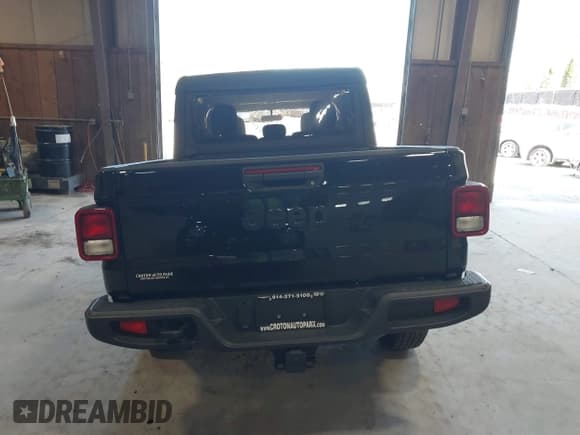 ✅ 2023 Jeep Gladiator Willys • VIN: 1C6HJTAG1PL500942 • Lot: 42149302. Listed on IAAI with 22,398 mi. Free auction sales archive from the USA and detailed vehicle history report at DreamBid. Image 16.