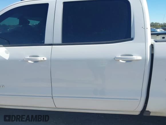 ✅ 2016 Chevrolet Silverado 1500 LT • VIN: 3GCUKREC3GG143985 • Лот: 43594584. Опубликован ранее на IAAI с пробегом 209 894 миль. Бесплатный доступ к архиву аукционных продаж из США и подробный отчёт об истории автомобиля на DreamBid. Изображение 14.