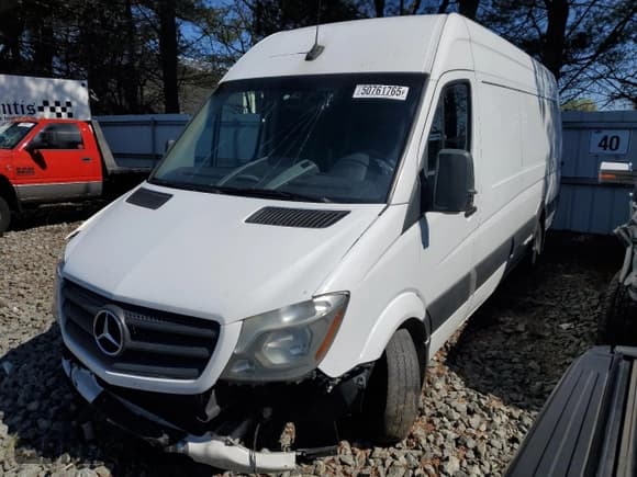 ✅ 2017 Mercedes-Benz Sprinter • VIN: WD3PF1CD9HP571503 • Lot: 50761765. Wystawiony na Copart z przebiegiem 387 345 mil. Bezpłatny archiwum sprzedaży aukcyjnych z USA i szczegółowy raport historii pojazdu na DreamBid. Zdjęcie 1.
