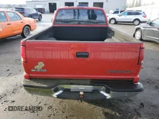 ✅ 2001 Chevrolet S-10 • VIN: 1GCCS195218111874 • Лот: 50334475. Опубликован ранее на Copart с пробегом 151 987 миль. Бесплатный доступ к архиву аукционных продаж из США и подробный отчёт об истории автомобиля на DreamBid. Изображение 6.