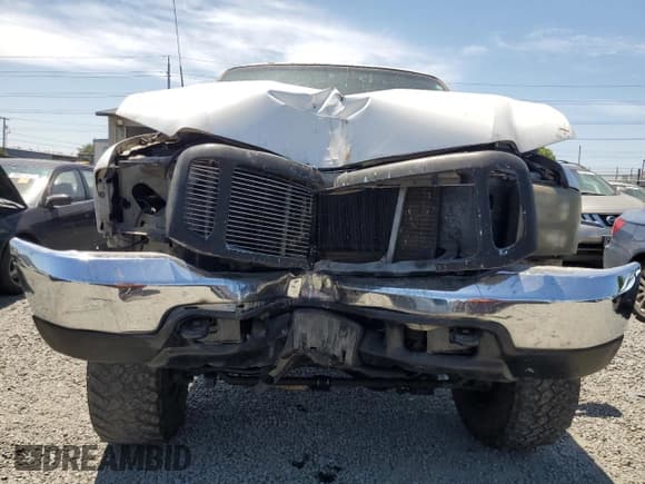 ✅ 1999 Ford F-250 XL • VIN: 1FTNX21F4XEA88550 • Lot: 59798655. Wystawiony na Copart z przebiegiem 310 287 mil. Bezpłatny archiwum sprzedaży aukcyjnych z USA i szczegółowy raport historii pojazdu na DreamBid. Zdjęcie 5.