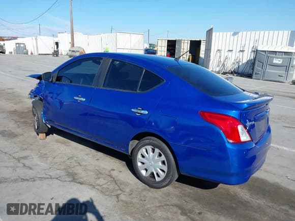 ✅ 2017 Nissan Versa SV • VIN: 3N1CN7AP4HL858186 • Лот: 43295201. Опубликован ранее на IAAI с пробегом 215 499 миль. Бесплатный доступ к архиву аукционных продаж из США и подробный отчёт об истории автомобиля на DreamBid. Изображение 3.