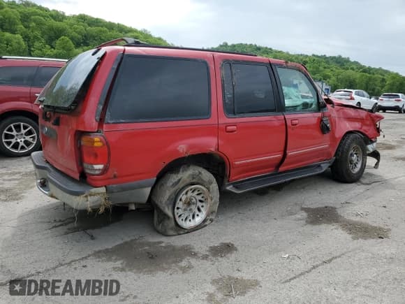 ✅ 1998 Ford Explorer XL • VIN: 1FMZU34X3WUD35920 • Lot: 57231265. Listed on Copart with 182,239 mi. Free auction sales archive from the USA and detailed vehicle history report at DreamBid. Image 3.
