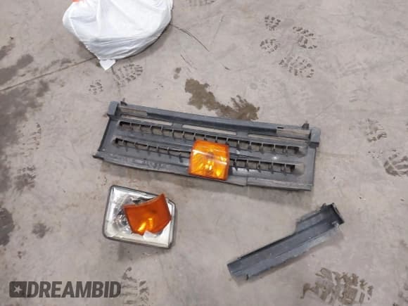 ✅ 1996 Land Rover Discovery SD • VIN: SALJY1241TA515440 • Лот: 42960663. Опубликован ранее на IAAI с пробегом 179 911 миль. Бесплатный доступ к архиву аукционных продаж из США и подробный отчёт об истории автомобиля на DreamBid. Изображение 12.