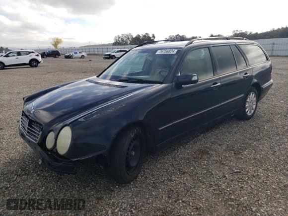 ✅ 2001 Mercedes-Benz E 320 • VIN: WDBJH65JX1B387291 • Лот: 79756824. Опубликован ранее на Copart с пробегом 261 205 миль. Бесплатный доступ к архиву аукционных продаж из США и подробный отчёт об истории автомобиля на DreamBid. Изображение 1.