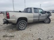 ✅ 2003 Chevrolet Silverado 2500HD LT • VIN: 1GCHK29193E284840 • Lot: 83631644. Wystawiony na Copart z przebiegiem 323 035 mil. Bezpłatny archiwum sprzedaży aukcyjnych z USA i szczegółowy raport historii pojazdu na DreamBid. Zdjęcie 3.