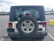 ✅ 2008 Jeep Wrangler Unlimited X • VIN: 1J4GA39188L584256 • Lot: 42349536. Listed on IAAI with 126,778 mi. Free auction sales archive from the USA and detailed vehicle history report at DreamBid. Image 16.