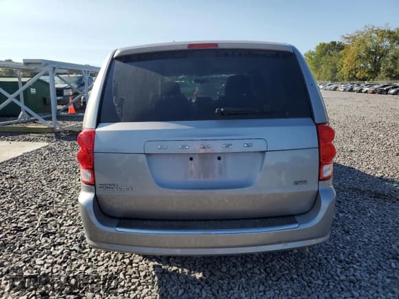 ✅ 2016 Dodge Grand Caravan SE • VIN: 2C4RDGBG4GR123024 • Lot: 71948705. Listed on Copart with 104,407 mi. Free auction sales archive from the USA and detailed vehicle history report at DreamBid. Image 6.
