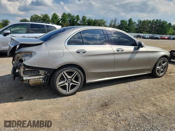 ✅ 2020 Mercedes-Benz C 300 • VIN: 55SWF8EB6LU328450 • Lot: 69249595. Wystawiony na Copart z przebiegiem 42 773 mil. Bezpłatny archiwum sprzedaży aukcyjnych z USA i szczegółowy raport historii pojazdu na DreamBid. Zdjęcie 3.