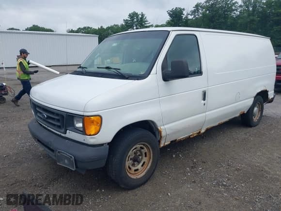 ✅ 2005 Ford Econoline Cargo • VIN: 1FTRE14W45HA28566 • Lot: 42875904. Listed on IAAI with 216,247 mi. Free auction sales archive from the USA and detailed vehicle history report at DreamBid. Image 2.